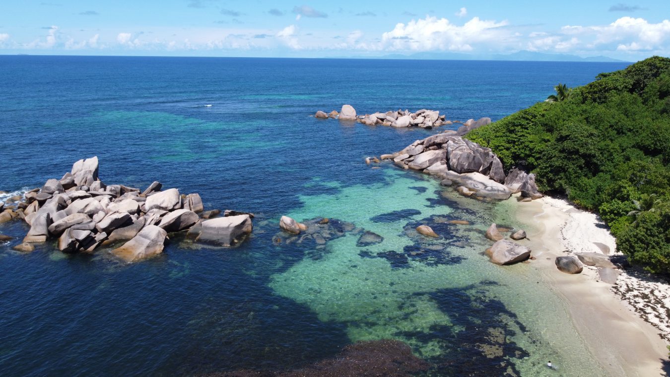 the complete guide for the island Praslin Seychelles